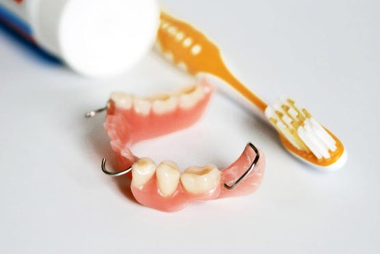 Знімні зубні протези у Вінниці за доступною ціною